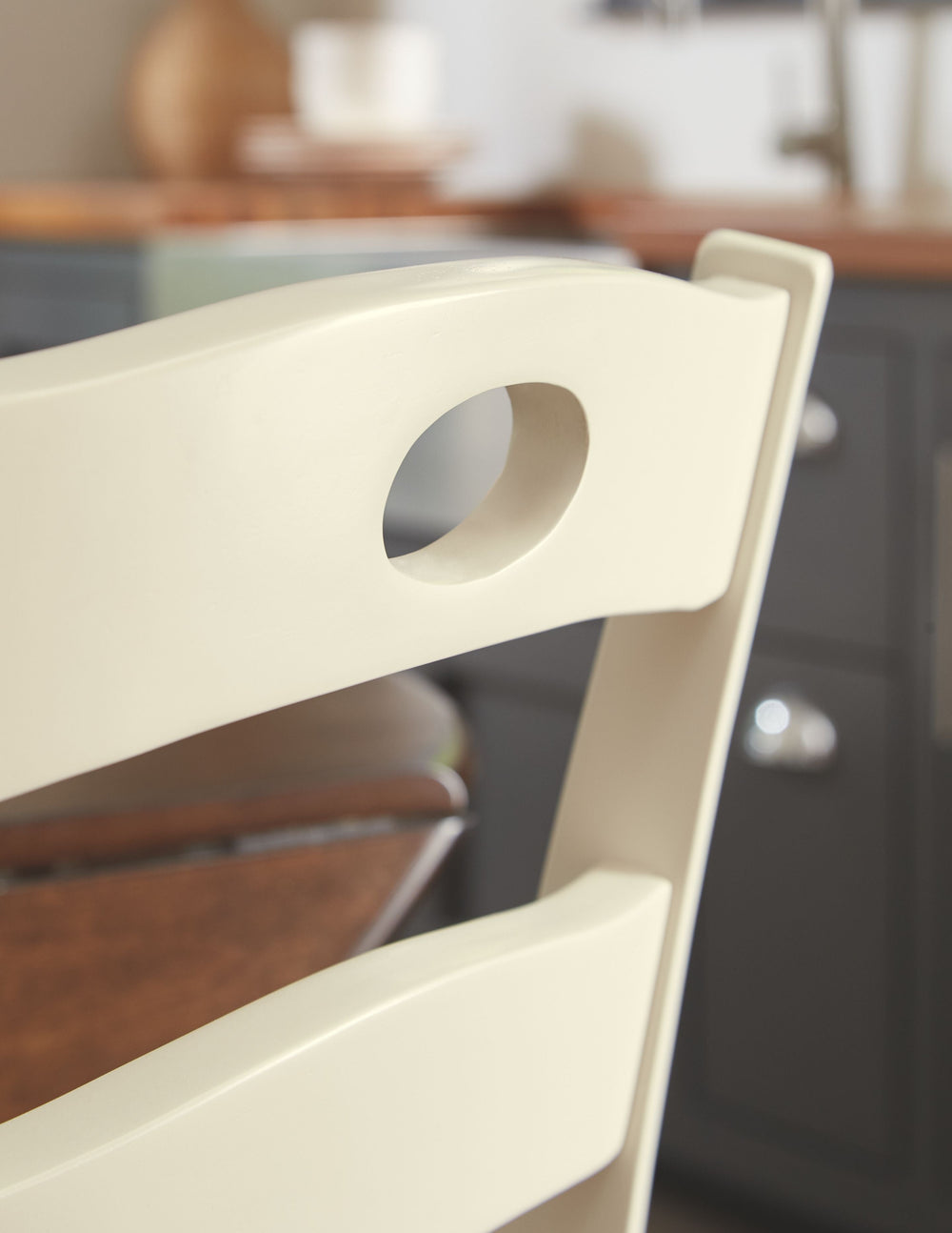 ashley-furniture-d335-01-woodanville-chair-set