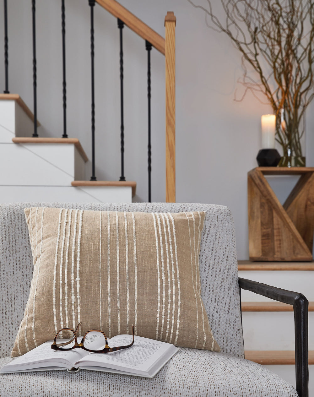 Benbert - Pillow - Tan / White