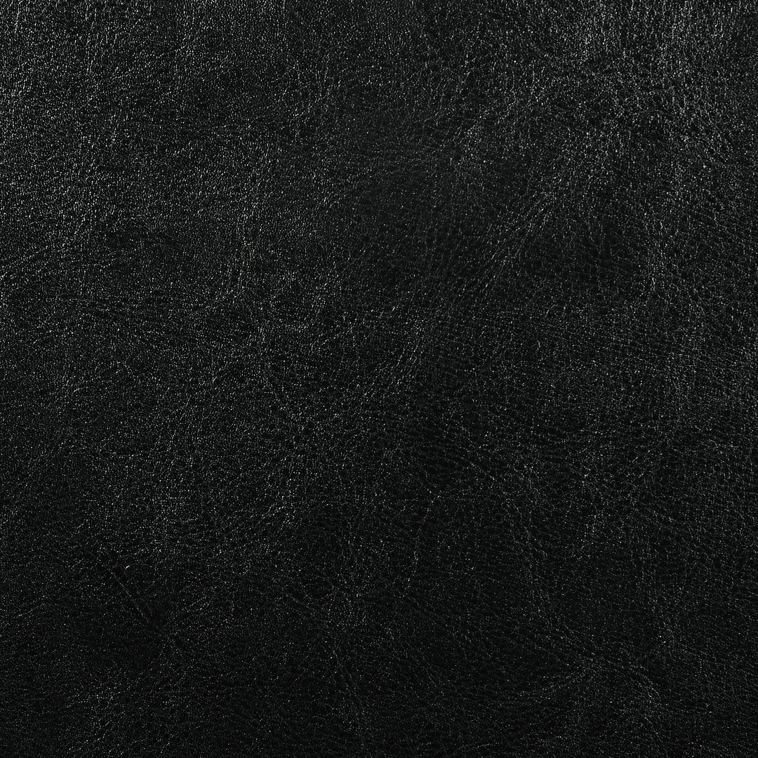 Coaster Furniture 224731KE-S5 Lucia 5-piece Eastern King Bedroom Set Beige and White