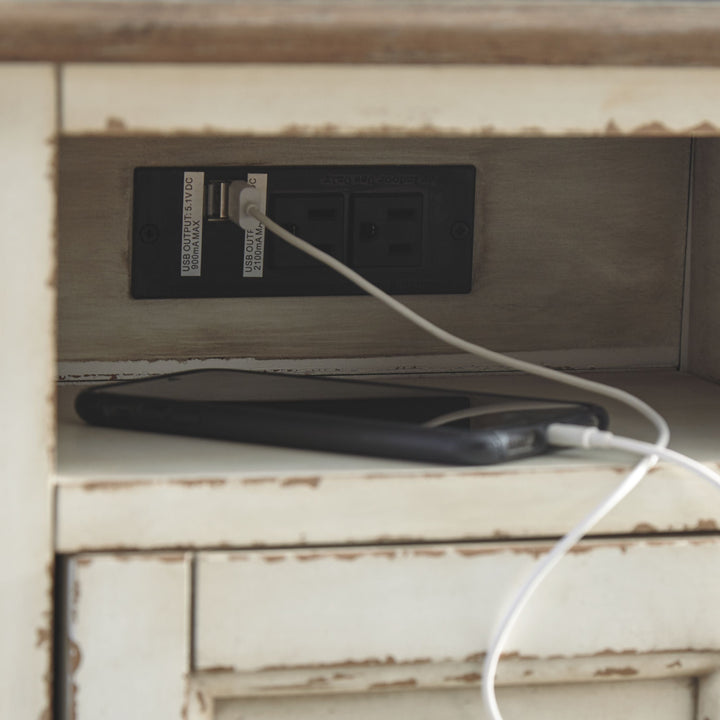 ashley-furniture-t523-7-realyn-chair-side-table