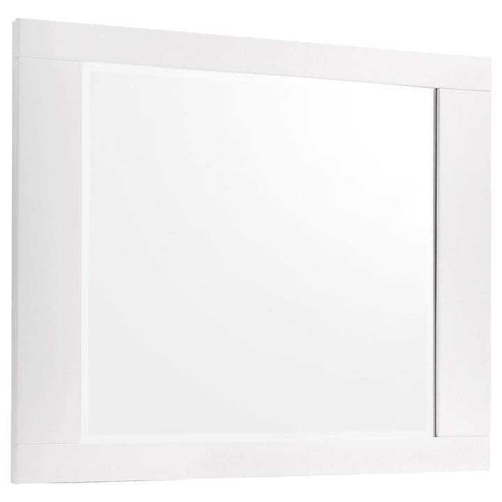 Coaster Furniture 224731KE-S5 Lucia 5-piece Eastern King Bedroom Set Beige and White