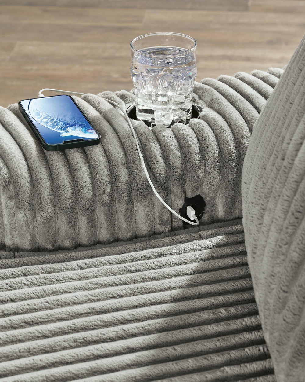 Lindyn Chaise - Pearl Silver (9)