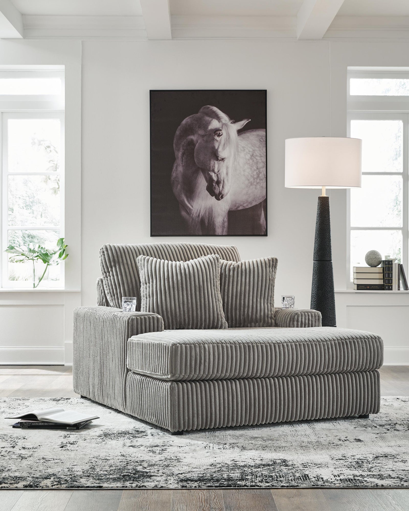 Lindyn Chaise - Pearl Silver (2)