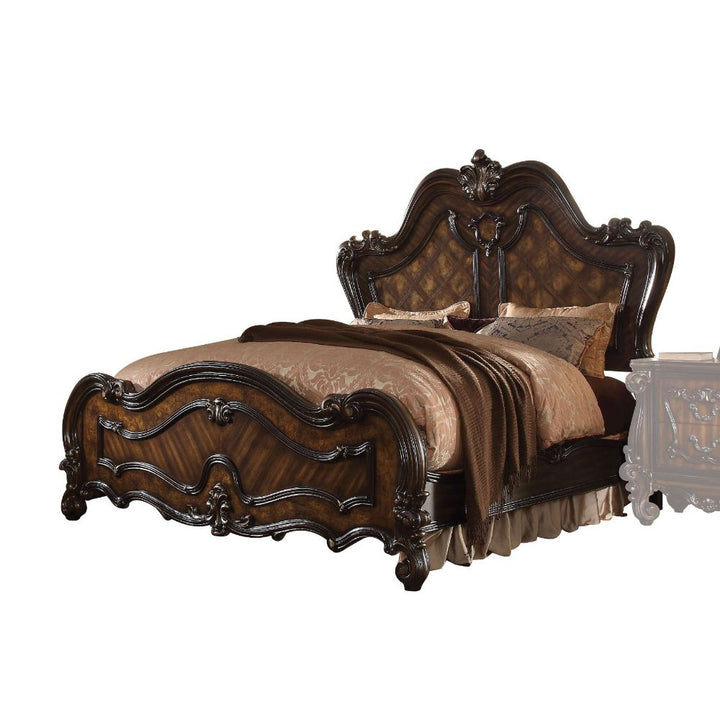 Versailles EK Bed in Cherry Oak