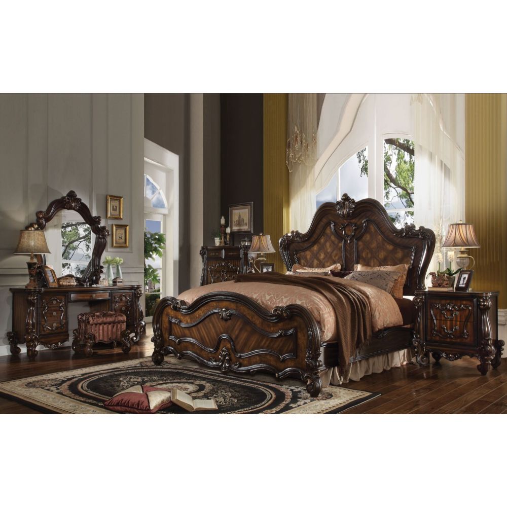 Versailles EK Bed in Cherry Oak