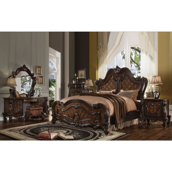 Versailles Queen Bed in Cherry Oak