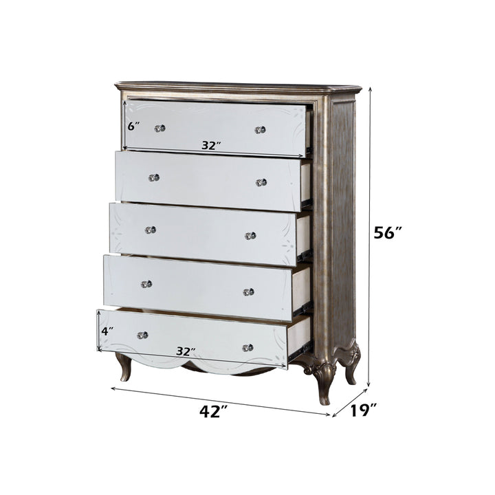 Esteban Chest