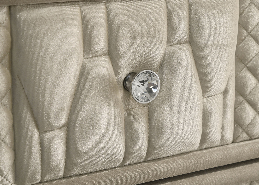 Lorient - 5-Drawer LED Chest Of Drawers - Ivory And Camel