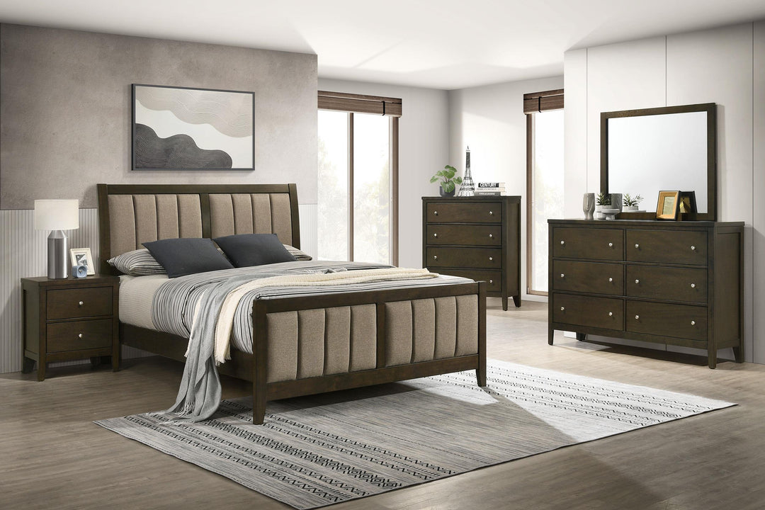 Coaster Furniture 224731KE-S5 Lucia 5-piece Eastern King Bedroom Set Beige and White