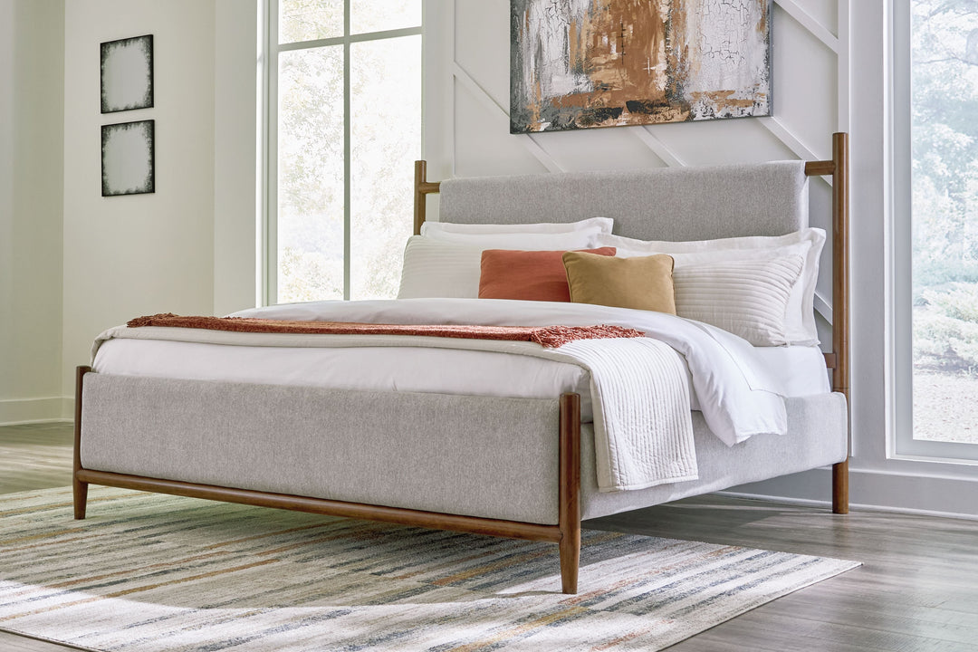 ashley-furniture-b615b6-lyncott-upholstered-bed