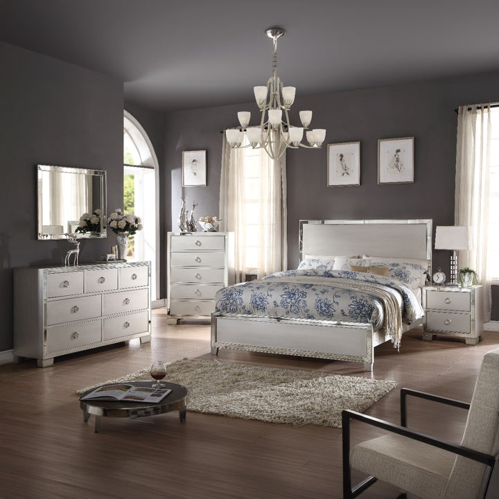 Voeville II Dresser in Platinum - lifestyle