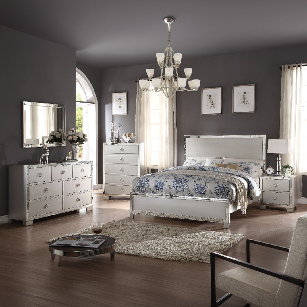 Voeville II Dresser in Platinum - lifestyle