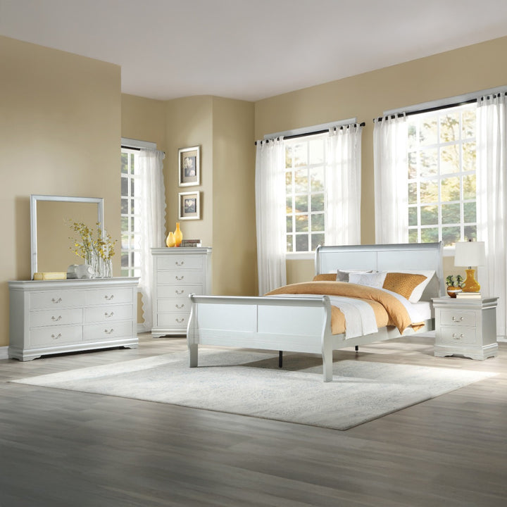 Louis Philippe Twin Bed in Platinum - lifestyle