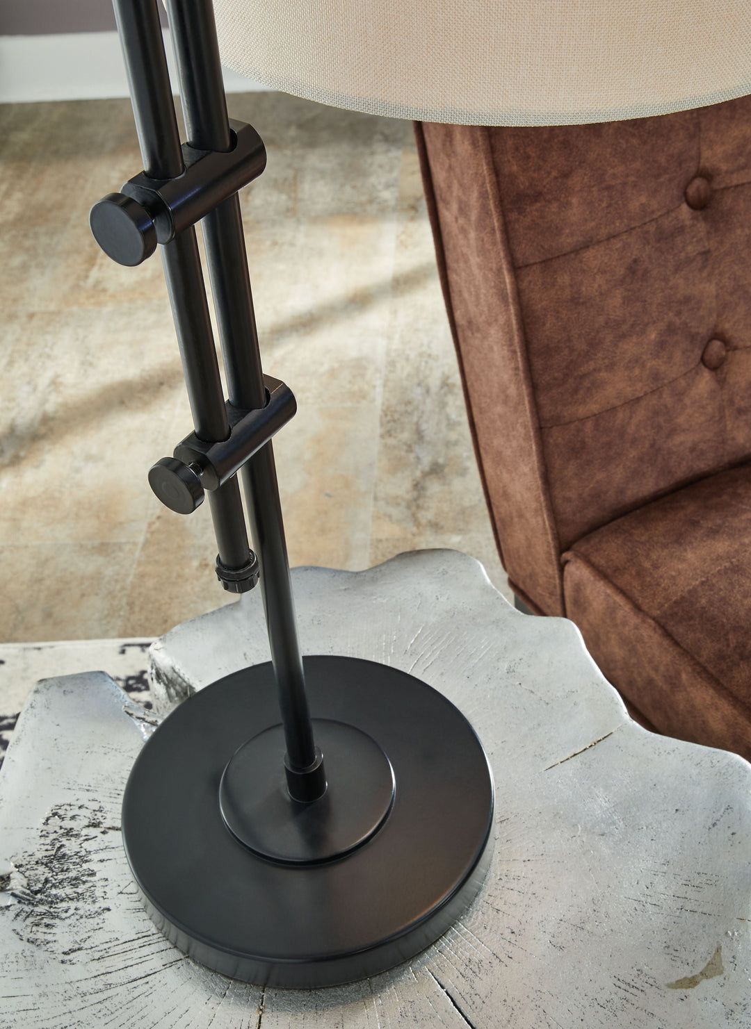 Baronvale - Metal Accent Lamp  - Black