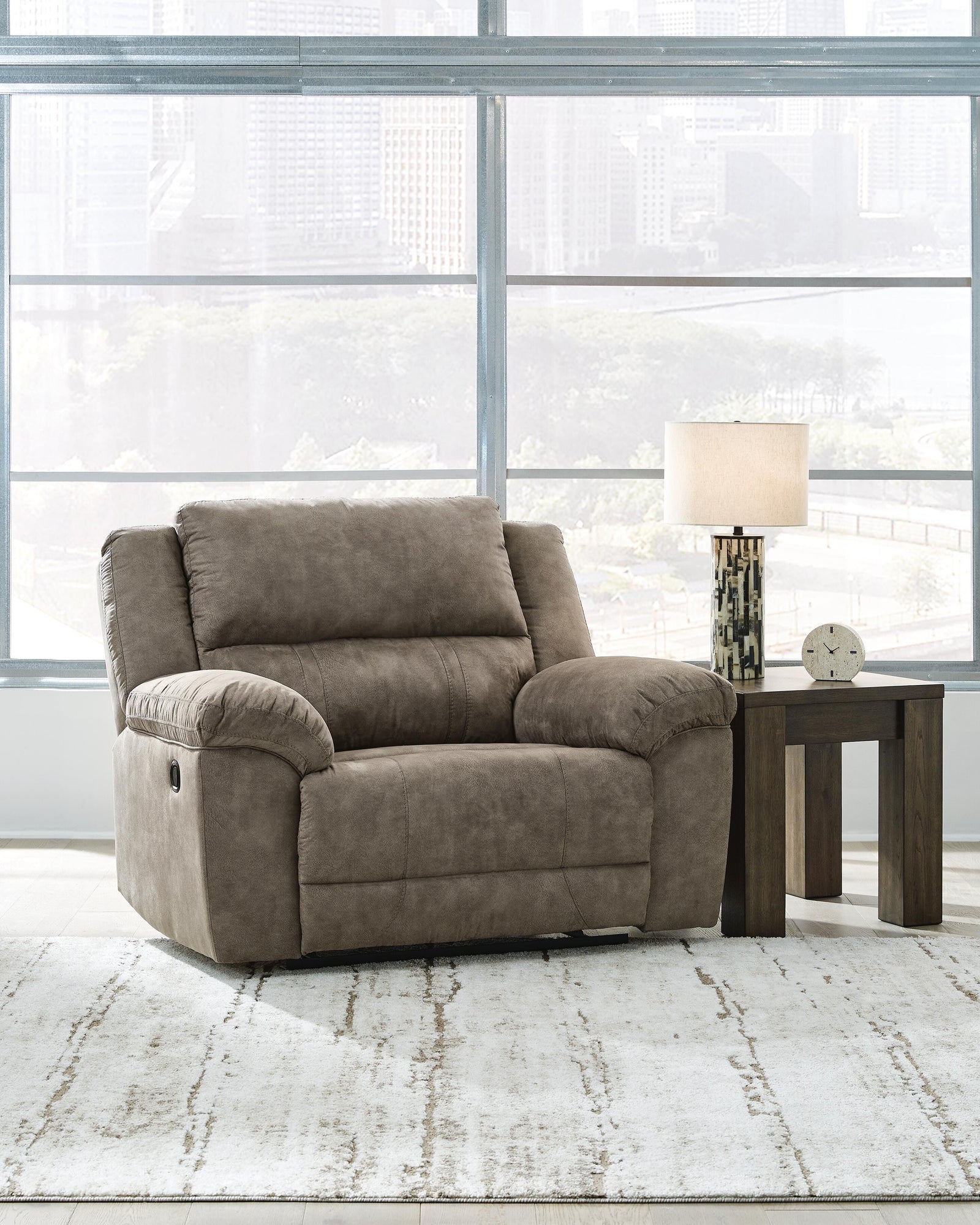 Laresview Oversized Recliner - Dark Brown (2)