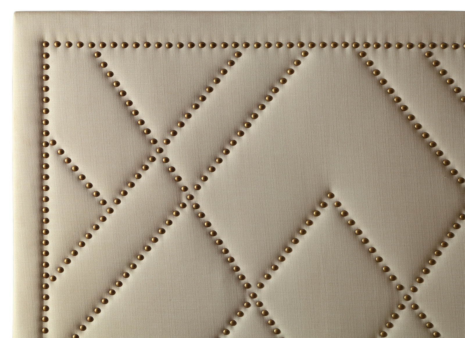 vienne-nailhead-upholstered-platform-storage-bed-1