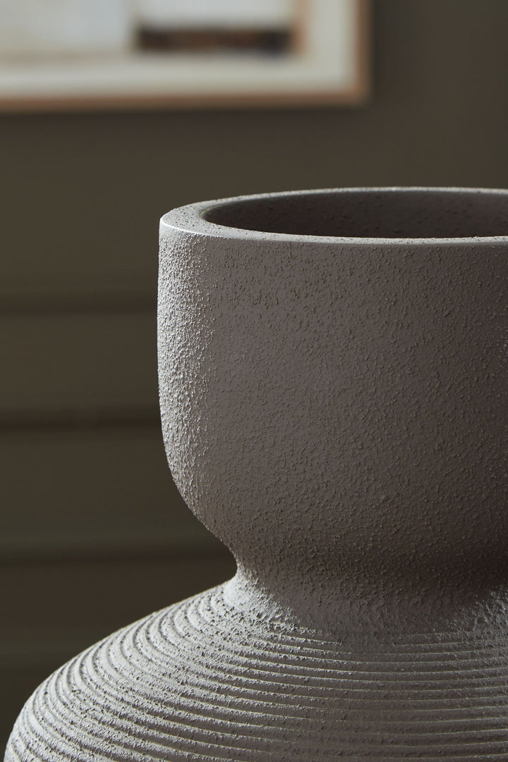 Dalsen - Vase - 13.11" - Brown by Ashley Furniture product image