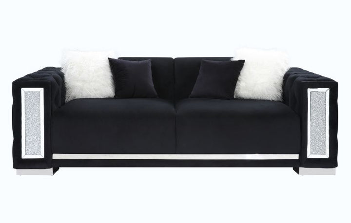 Trislar Sofa with 4 Pillows (Same Lv01397)