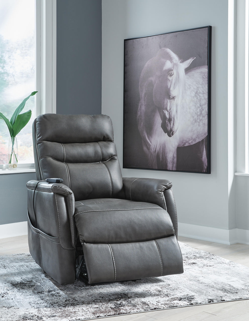 Strawbill Power Lift Recliner - Black (9)