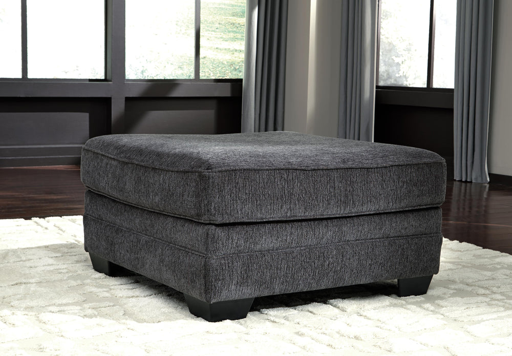 Tracling 3-Piece Sectional and Ottoman (3)