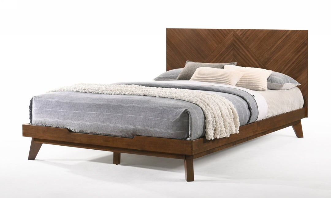 Queen Nova Domus Soren  Modern Walnut Bed