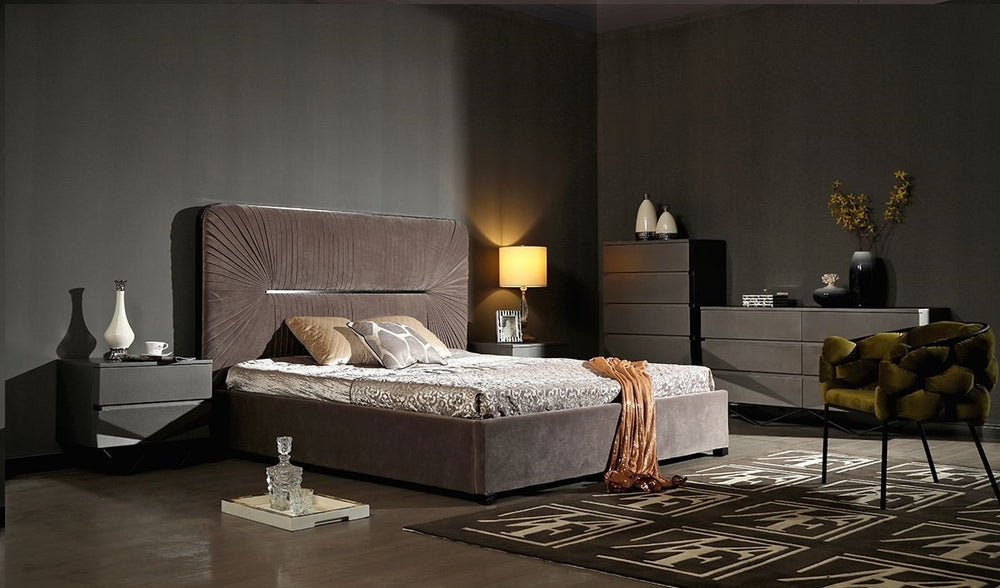 Eastern King Duke Modern Grey Velvet & Black Gun Chrome 4-Piece Bedroom Set