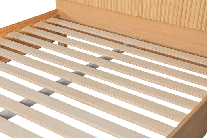 Winters  Modern Natural Oak 4Piece Bedroom Set