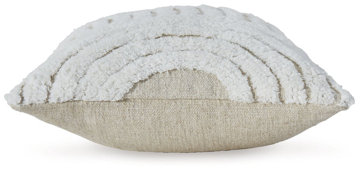 Farissen - Pillow - White / Tan
