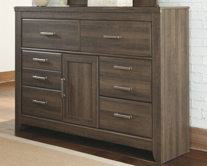 Juararo - Six Drawer Dresser - Dark Brown