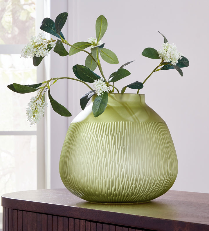 Scottyard - Vase - 10" - Olive Green