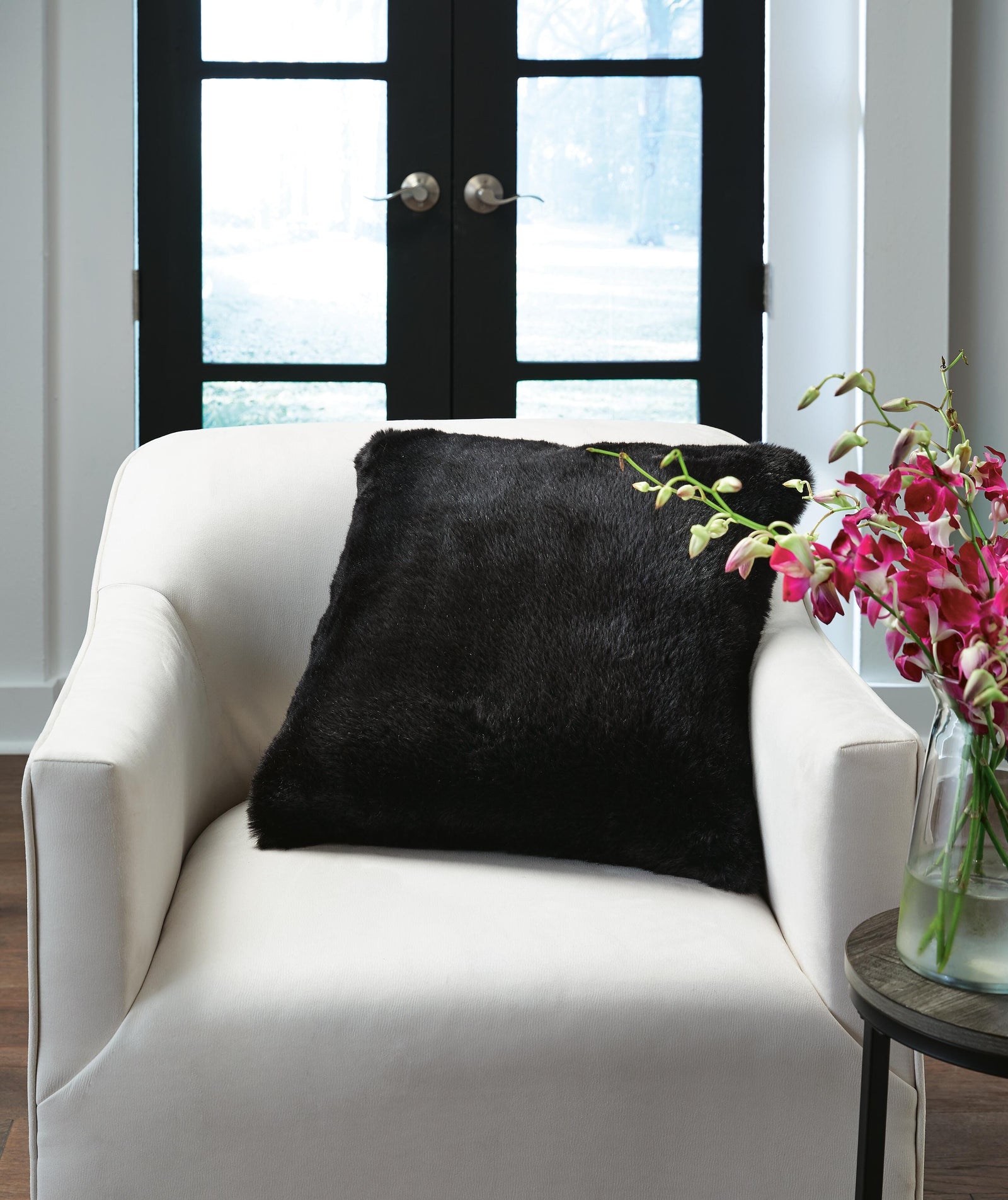 Gariland Pillow (Set of 4) - Black (2)