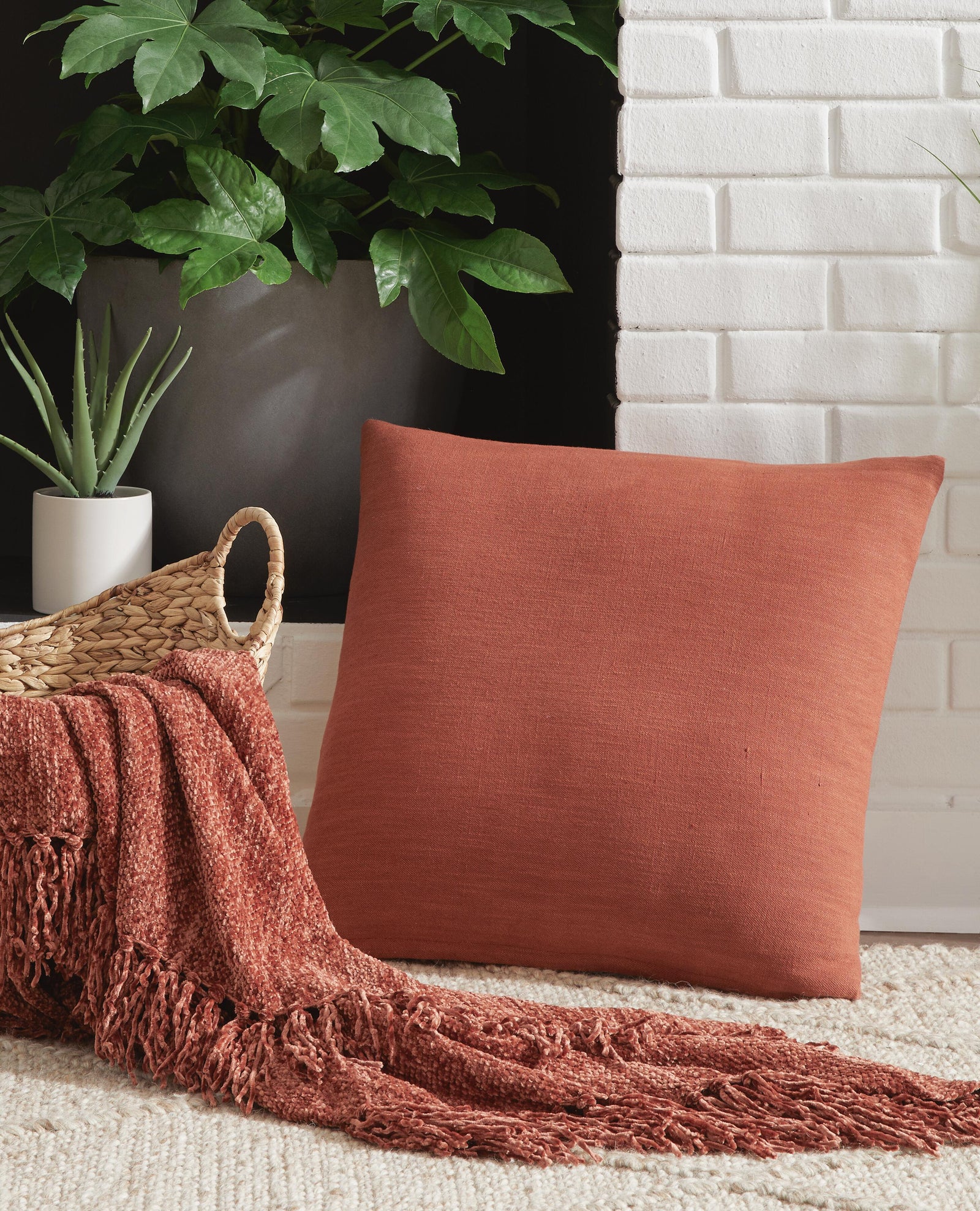 Thaneville Pillow (Set of 4) - Red (2)