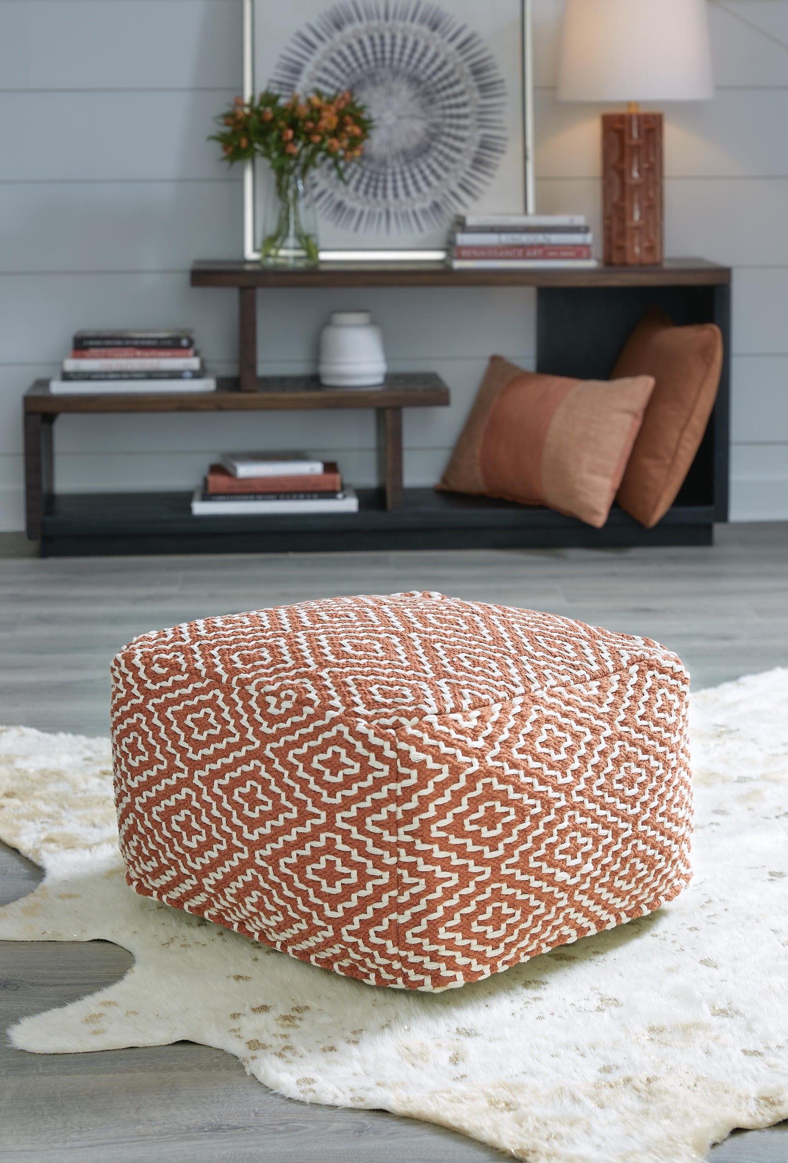 Brynnsen Pouf - Red (2)