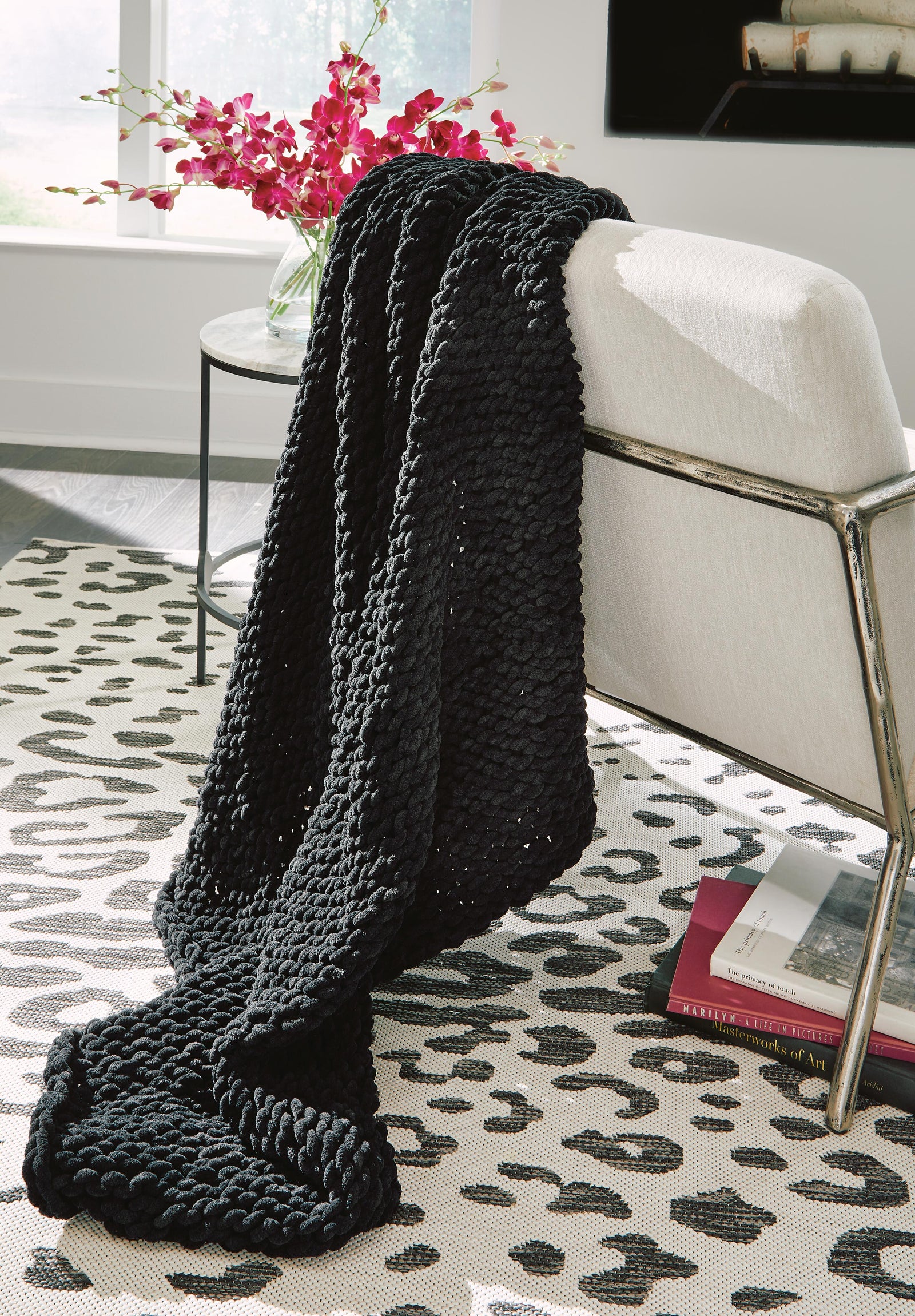Chaddon Throw - Black (2)