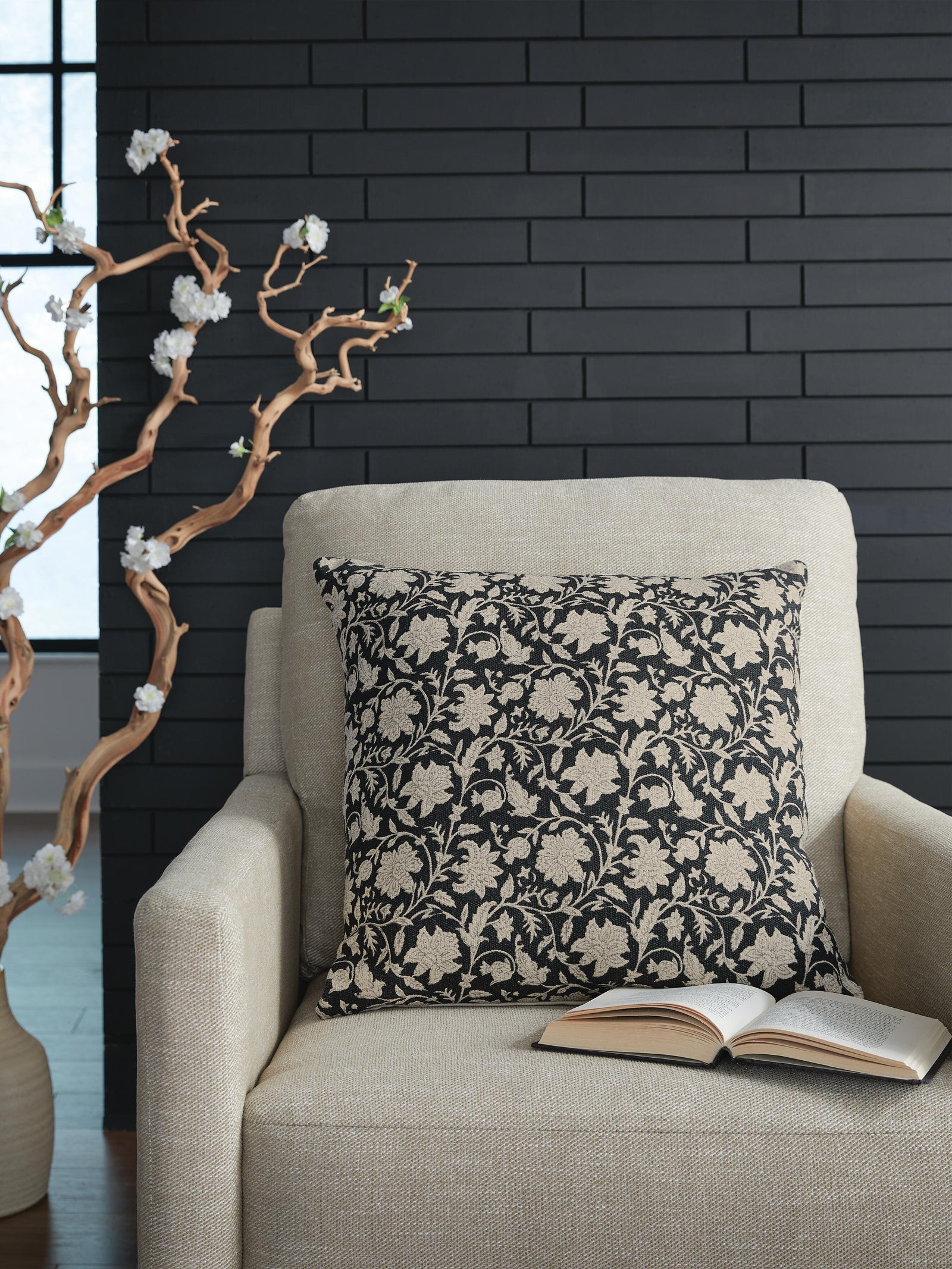 Alanderson Pillow (Set of 4) - Black (2)