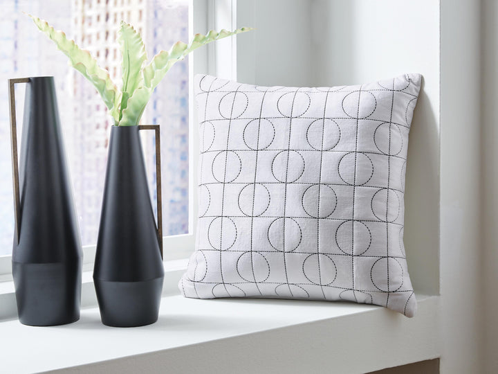 Kydner Pillow (Set of 4) - White (2)