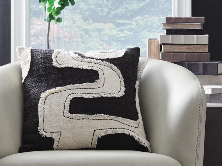 Veerbank Pillow (Set of 4) - Black (2)