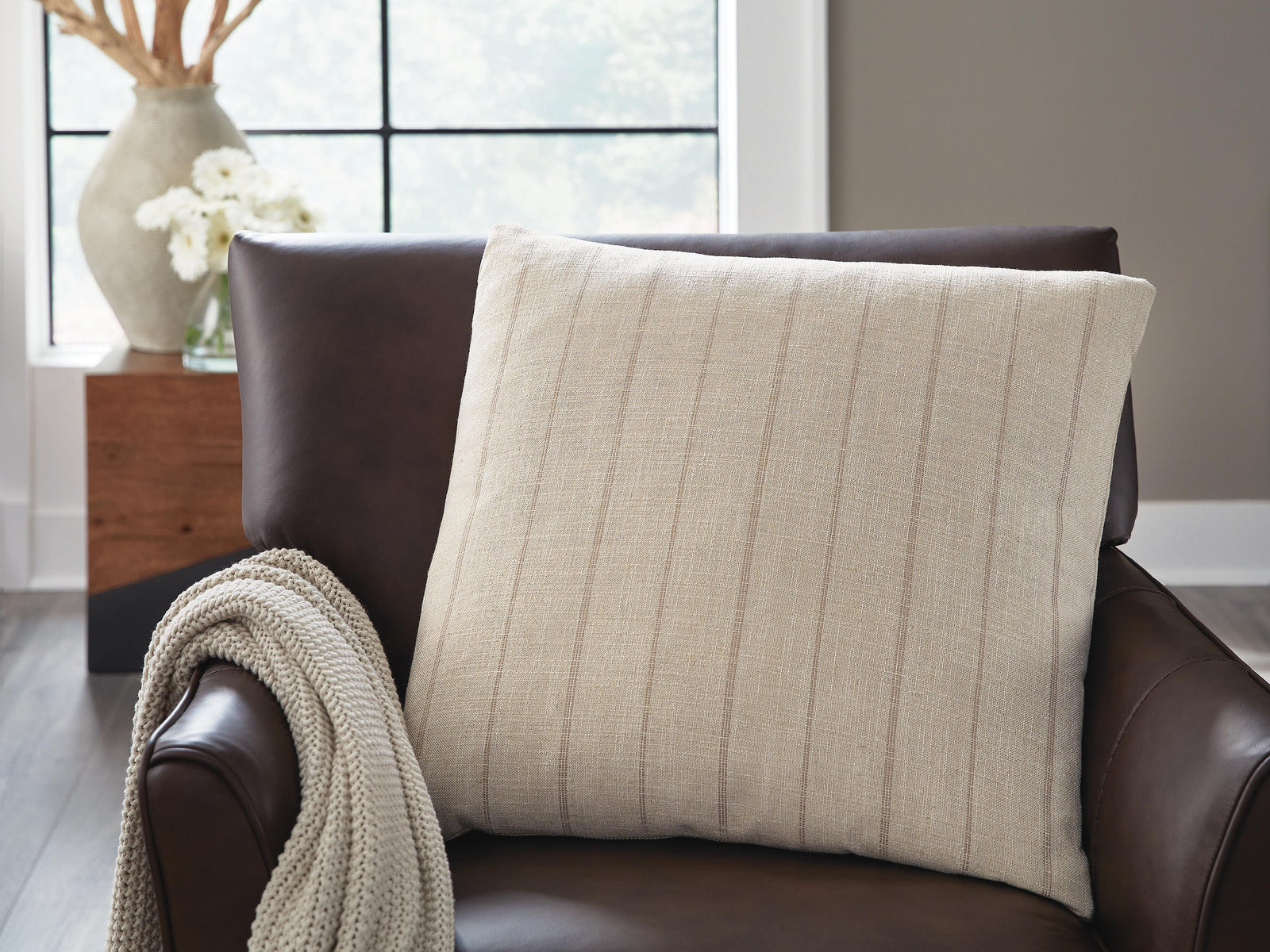 Valwick Pillow (Set of 4) - Beige (2)