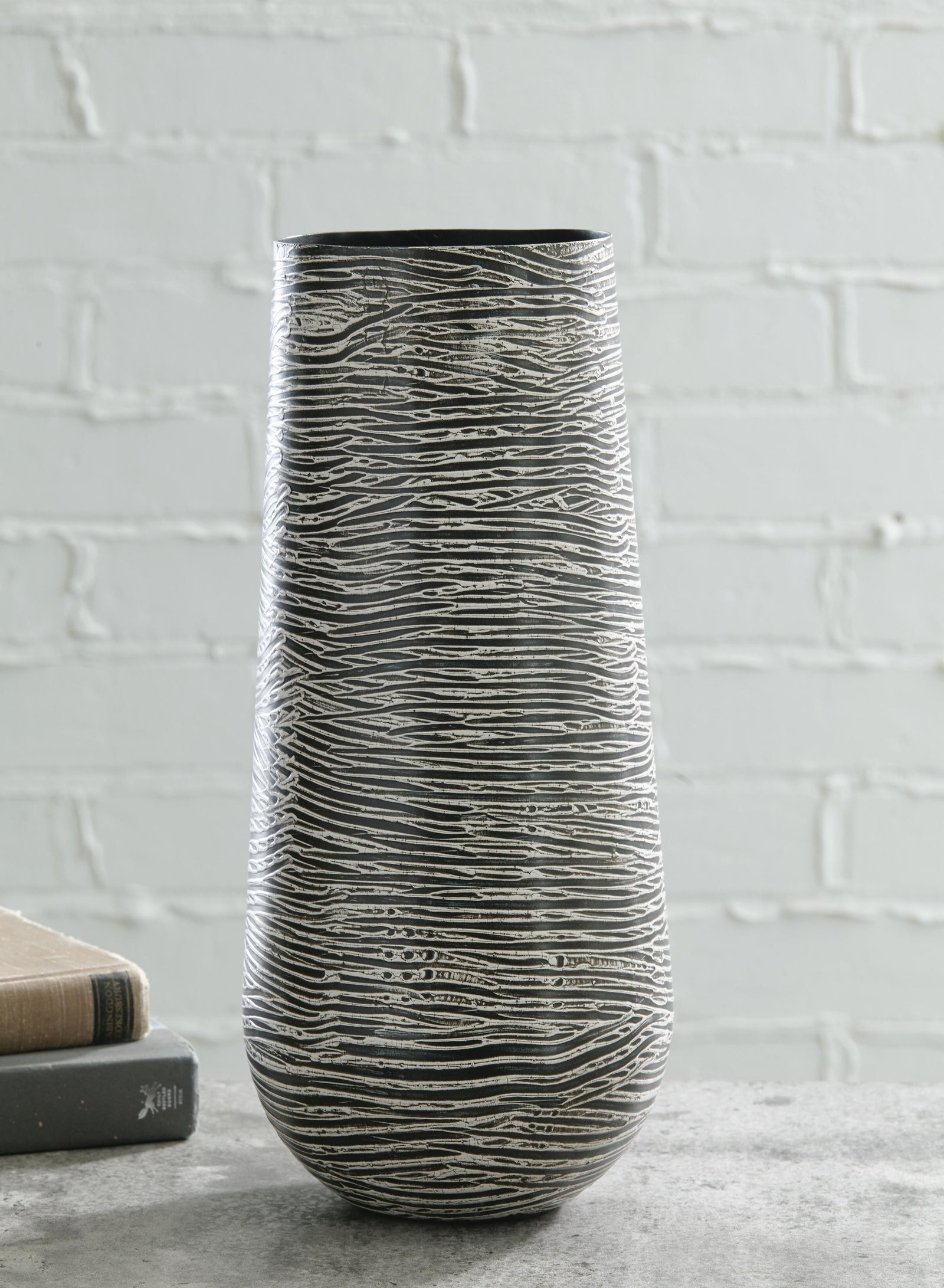 Fynn Vase - Gray (2)
