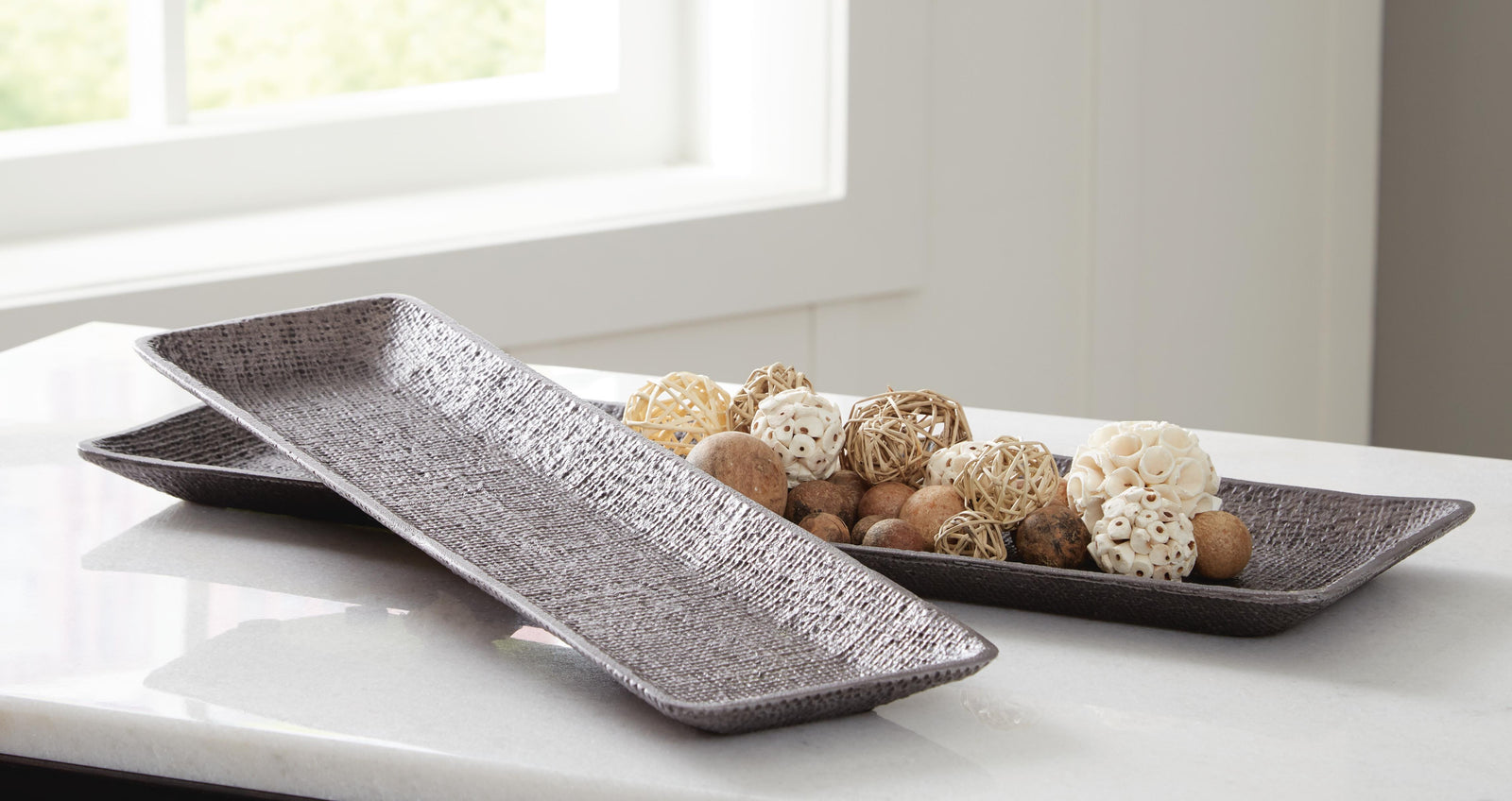Garekton Tray (Set of 2) - Dark Gray (2)