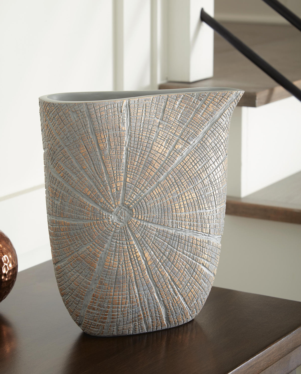 Ardenley Vase - Antique Gold Finish (2)