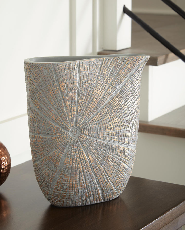 Ardenley Vase - Antique Gold Finish (2)
