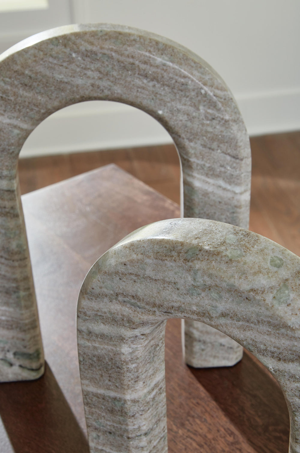 Keithton Sculpture Set (Set of 2) - Light Brown (4)
