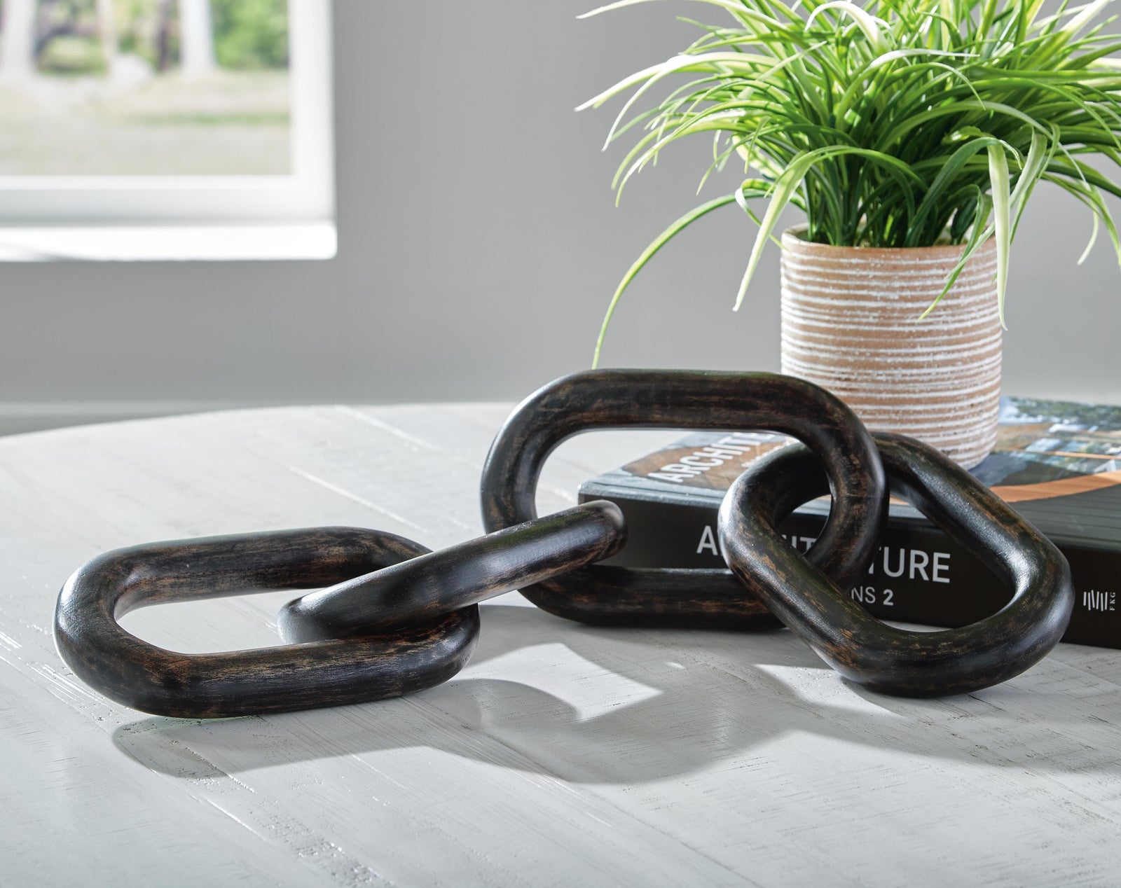 Mardelby Sculpture - Black (2)
