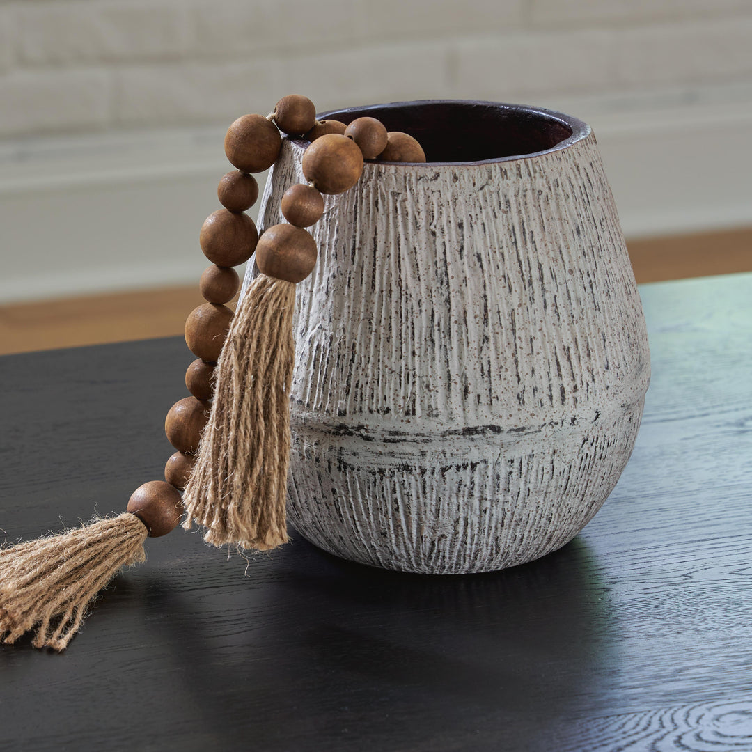 Claymount Vase - Distressed Brown (2)