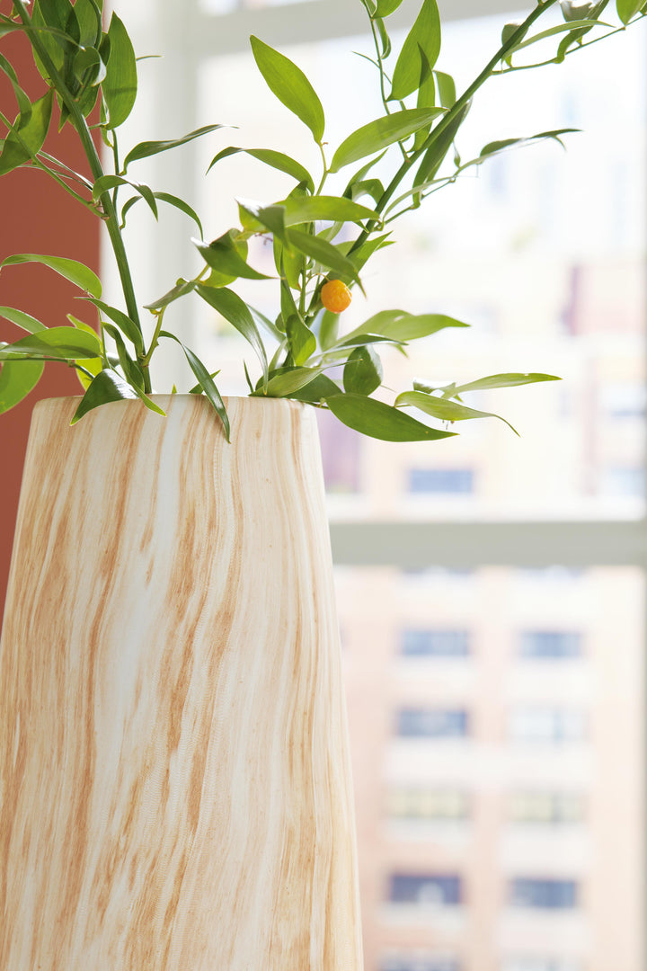 Cammen Vase - Tan/White (3)