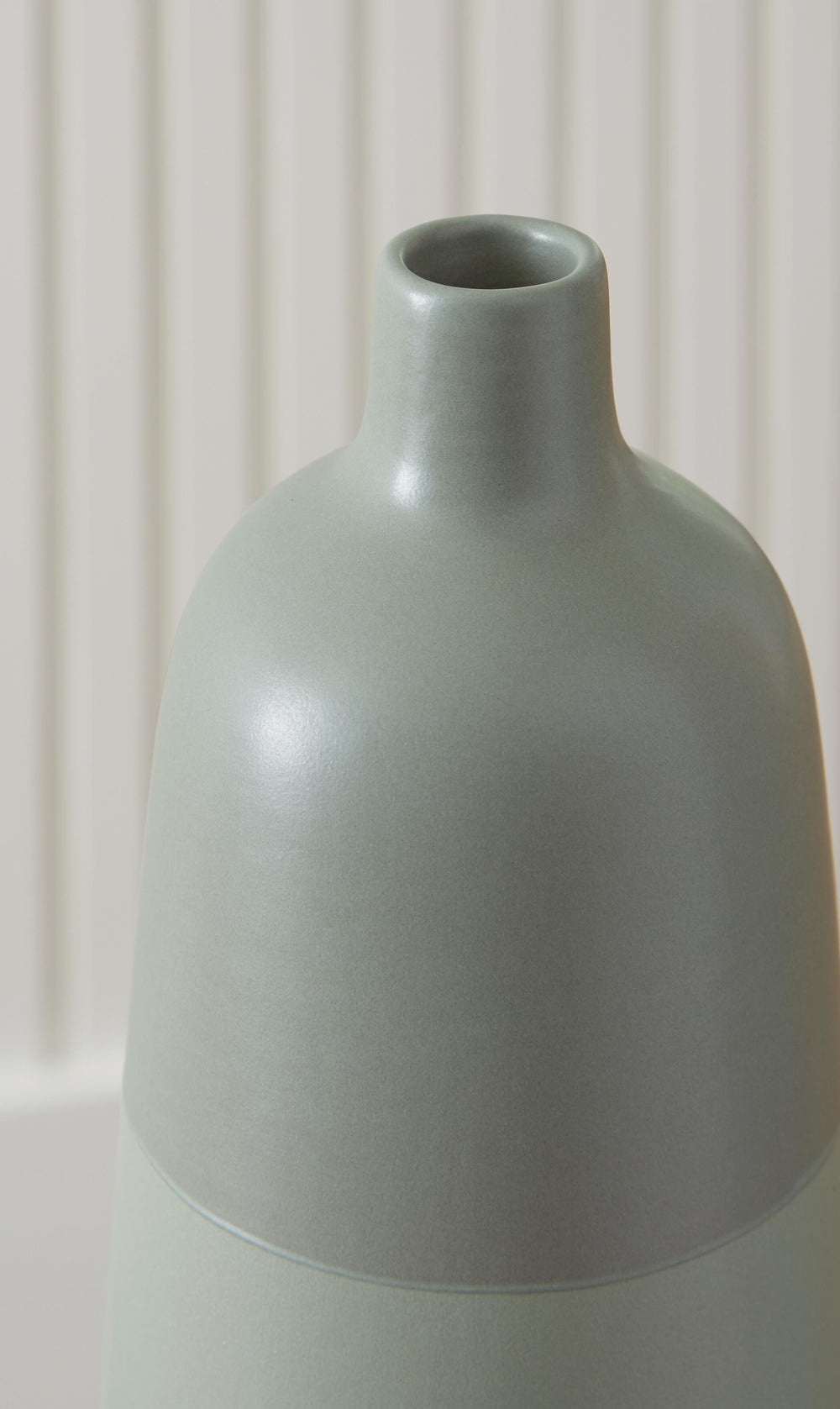 Peerland Vase - Sage Green (3)