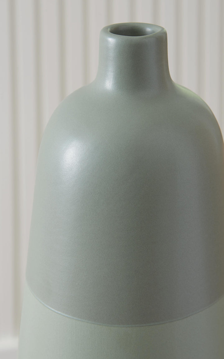 Peerland Vase - Sage Green (3)
