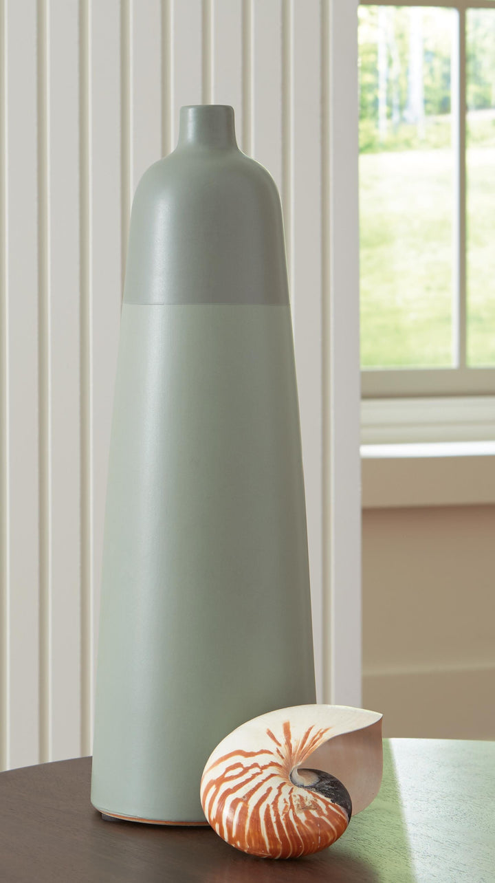 Peerland Vase - Sage Green (2)
