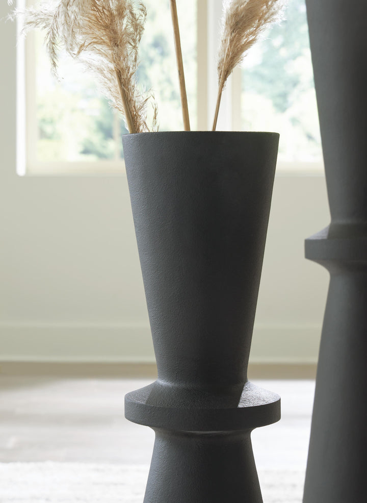 Collisten Vase - Black (3)